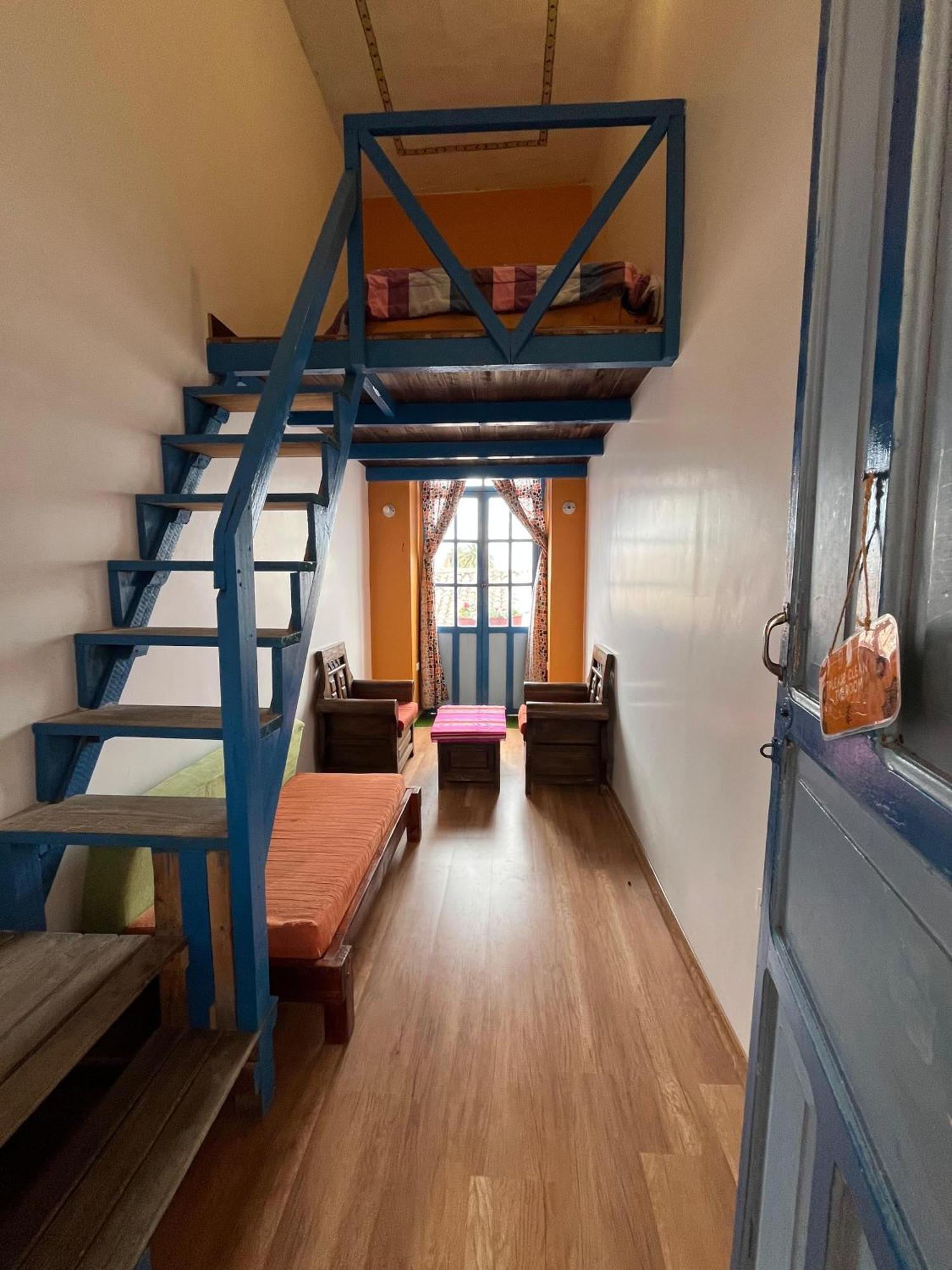 Hostal Cafe Tiana Latacunga Eksteriør billede
